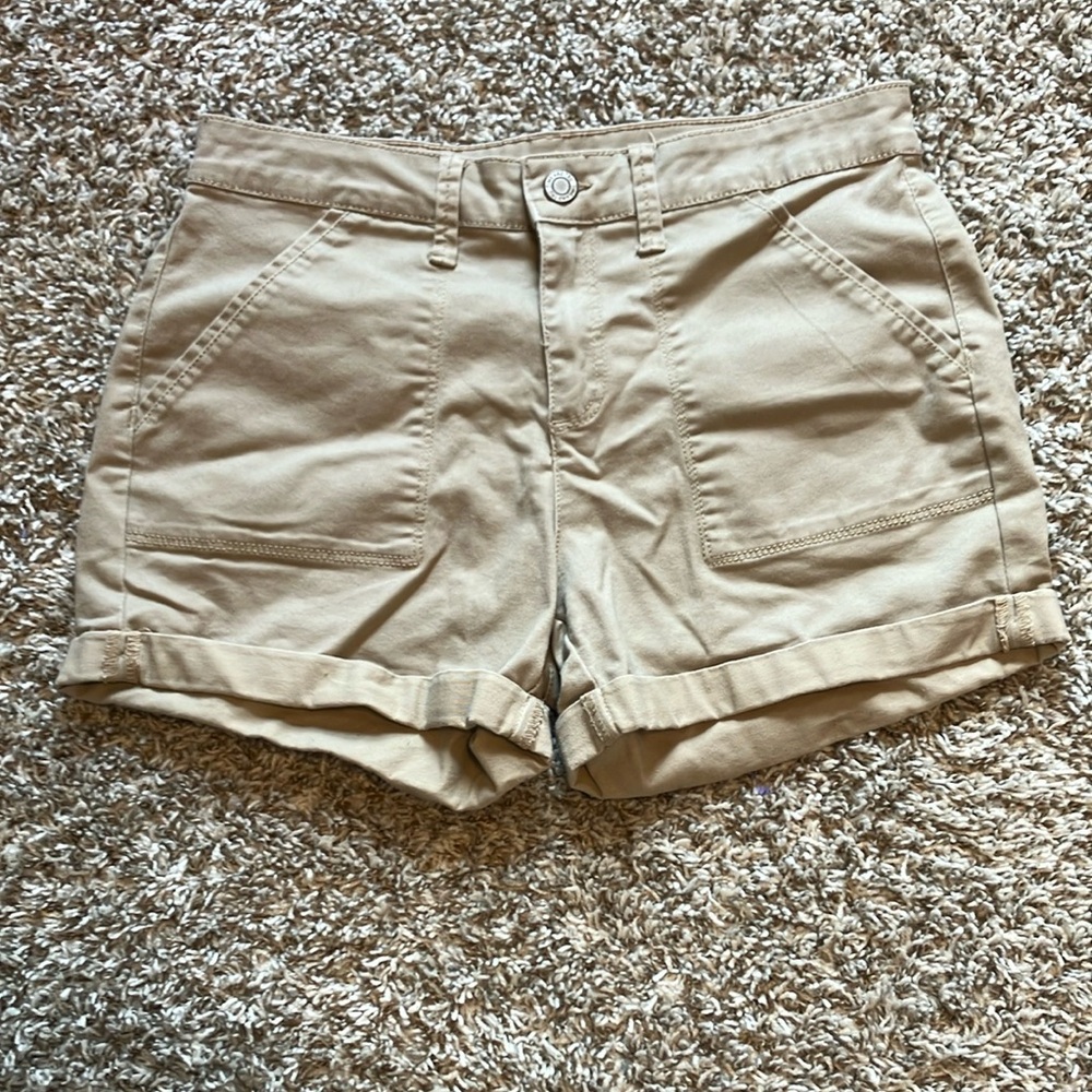 Time and Tru Tan Cargo Shorts with Classic Design